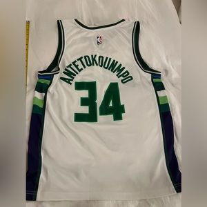 Milwaukee Bucks jersey #34 Antetokounmpo Jersey adult Small - fanatics NBA